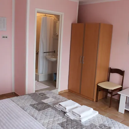 Konukevi Pansion Begic 3*