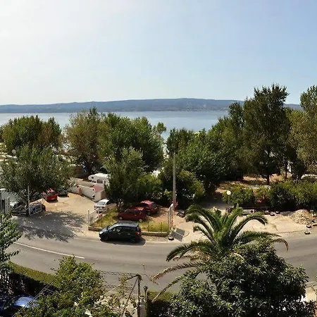 Pansion Begic Omis