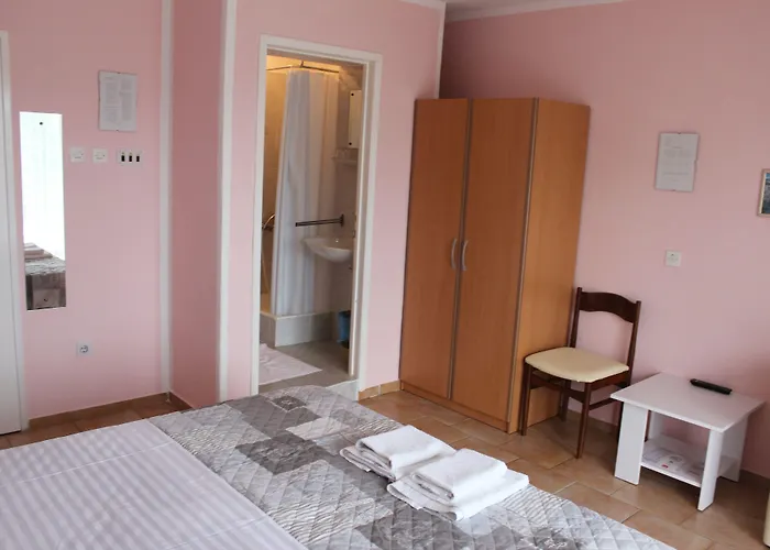 Πανσιόν Pansion Begic 3*