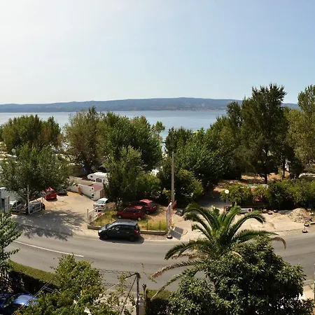 Pansion Begic Omis